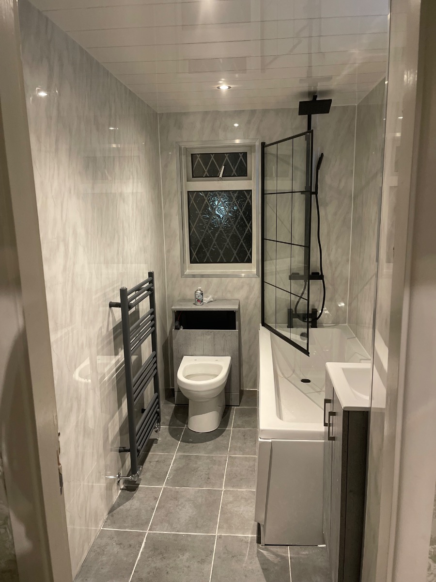 Bathroom Fitter: Image 1
